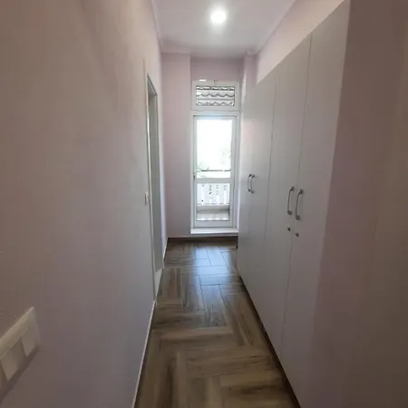 2v1 - Studio 1 Tirana